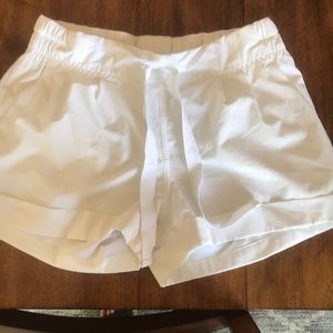 Lululemon break away short